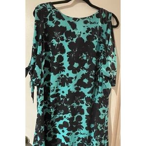 Turquoise and Black Floral dress. 👗 🖤